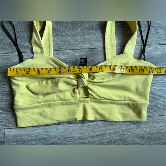 Forever 21 tie front summer crop top tank top in yellow. Size M - Picture 6 of 8
